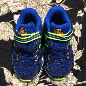 New Balance Boys 680 V3 Running Shoes